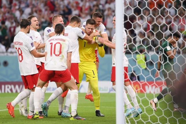 1669470719408065789.jpg 1669470713.jpg